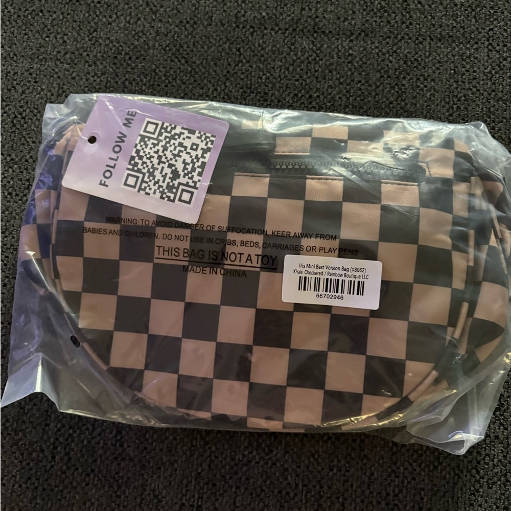 Chic Checkered Crossbody Bag